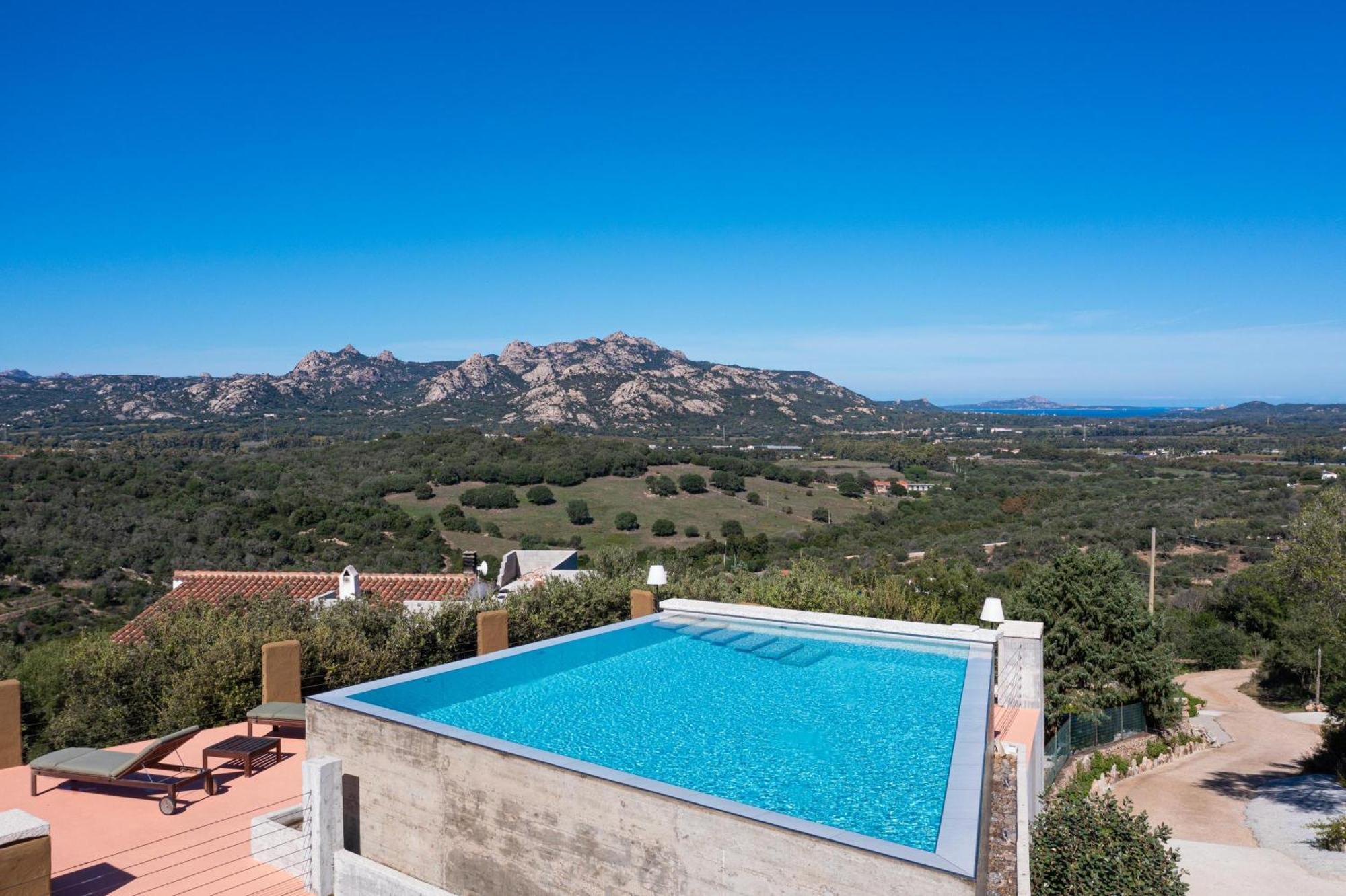 Villa Sole Tra I Ginepri Olbia Exterior photo